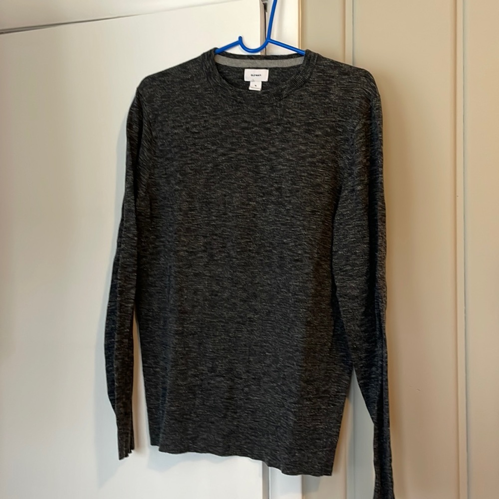 Dark grey Old Navy pullover crew neck sweater. Light weight
